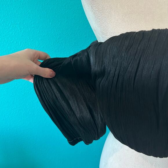 Line and Dot Black Audrey Off Shoulder Blouse Cropped Chic Party Womens Size XS - Picture 4 of 6